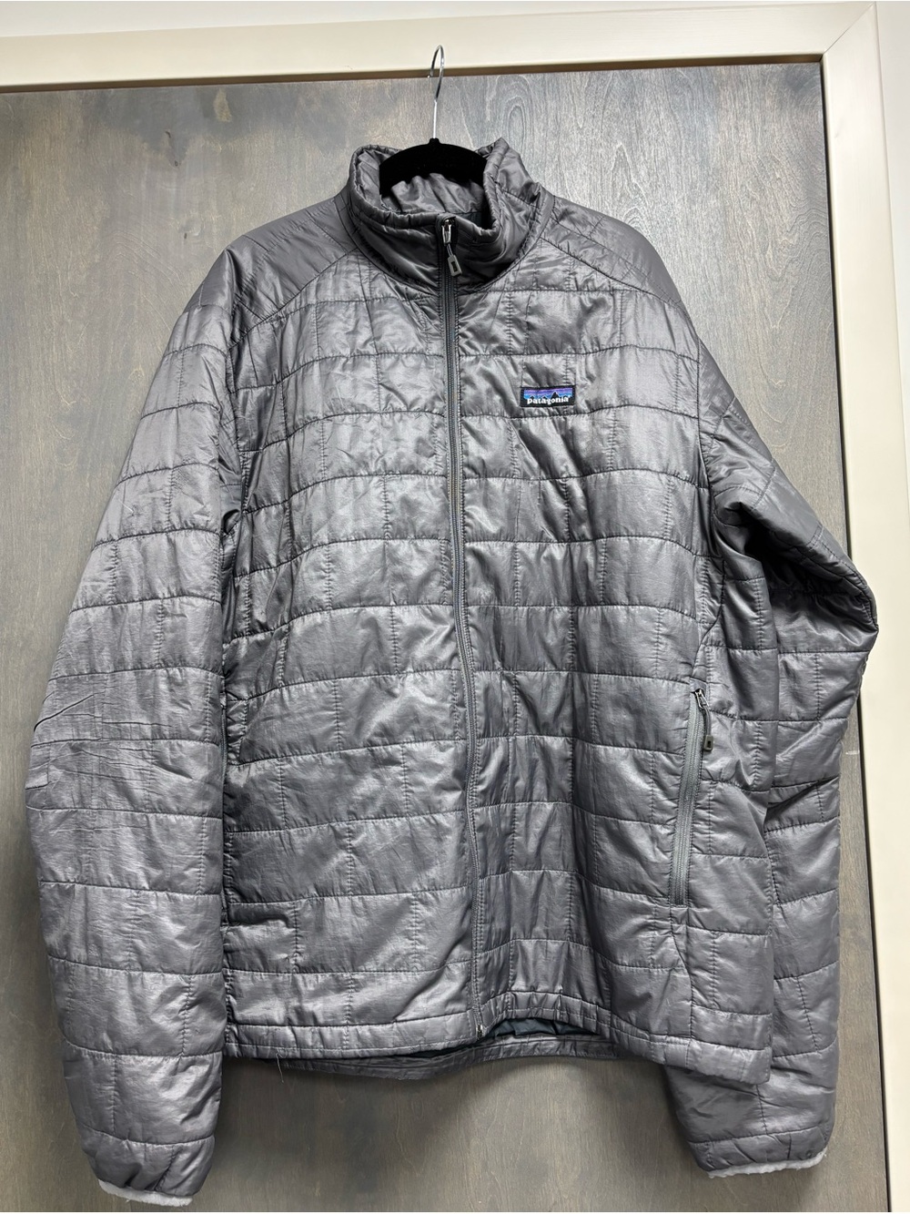 Good Used Condition Patagonia Men's Gray Quilted Insulated Jacket. Size L